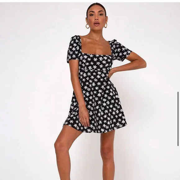 Motel Rocks | Dresses | Motel Thalia Babydoll Dress In 9s Daisy Black And  White | Poshmark